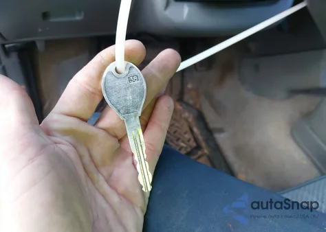 2000 Nissan Frontier Xe from USA, damaged, VIN 1N6DD21S9YC300564